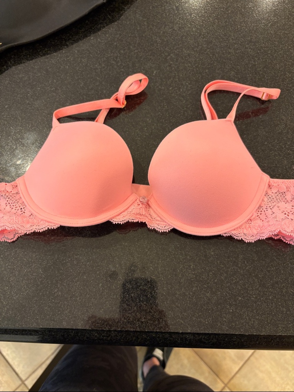 Victoria's Secret Dream Angels Smooth & Lace Push up Bra in pink